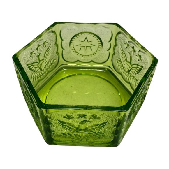 Tiara Indiana Colonial Green Glass Eagle & Stars Hexagonal Candy Dish Vintage - Picture 3 of 8